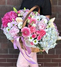 Композиция солнечный день в Никольском Цветочная композиция из Розы, Хризантемы, Пионы и Лизиантусы в корзине в Никольском