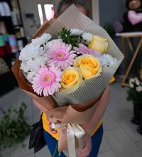 Букет цветов из:  Герберы, Розы и Хризантемы в Никольском
